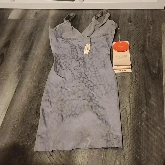 VICTORIA SECRET PUSH-UP SHAPING SLIP WITH ATTACHED PANTY SIZE S - Picture 1 of 5